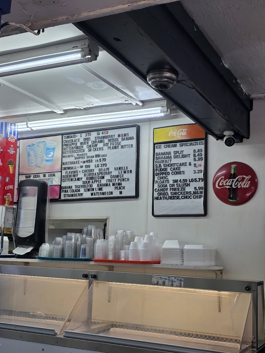 THE FREEZE RESTAURANT - Photo 3