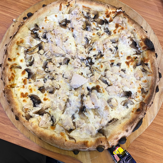 Pizza Boursin Chicken Medium