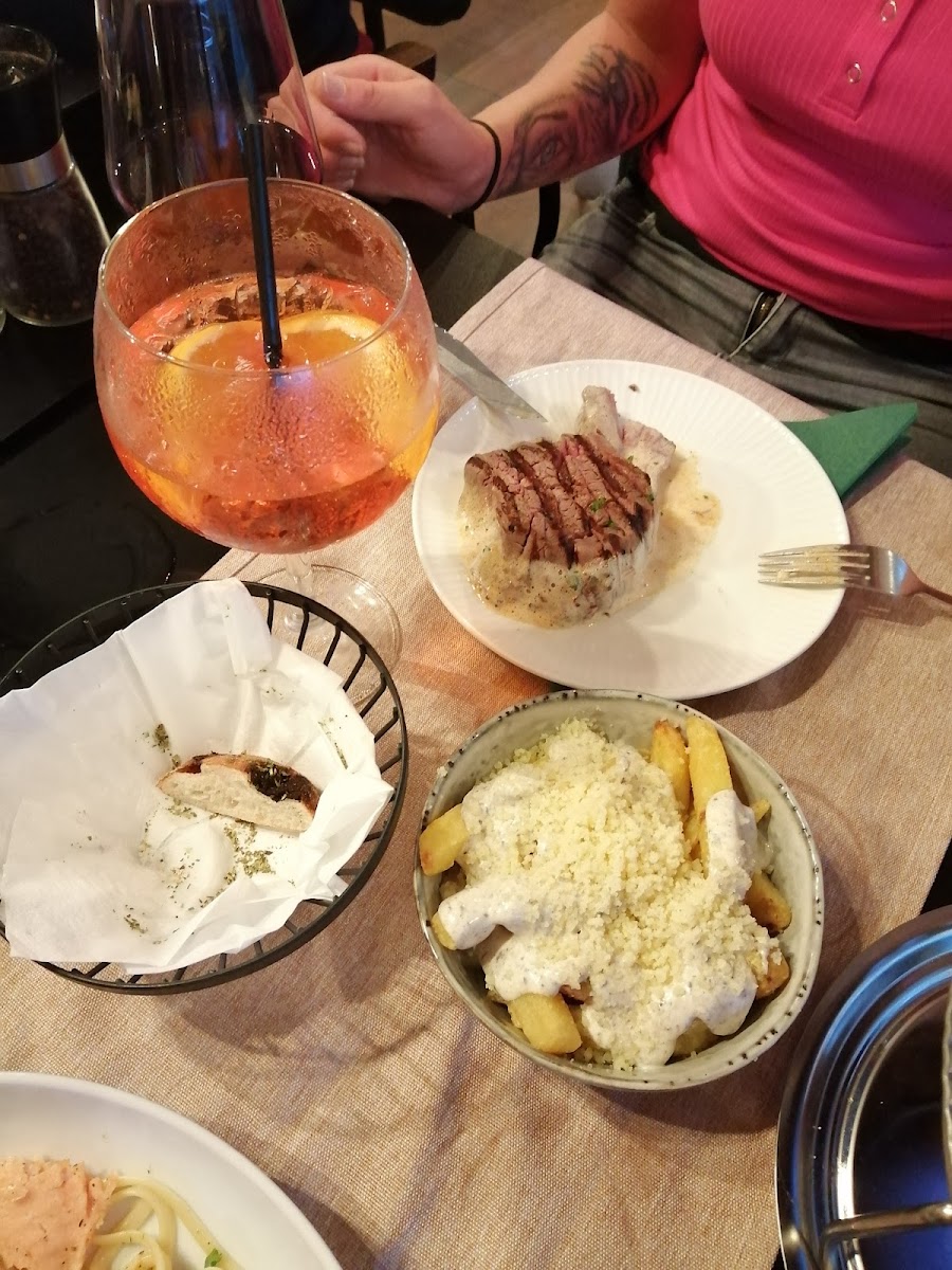 Le Time Restaurant Bar - Photo 9