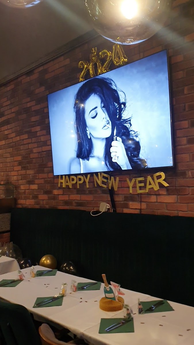 Le Time Restaurant Bar - Photo 1