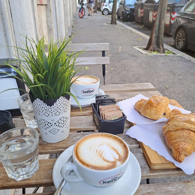 Cappucino E Croissant