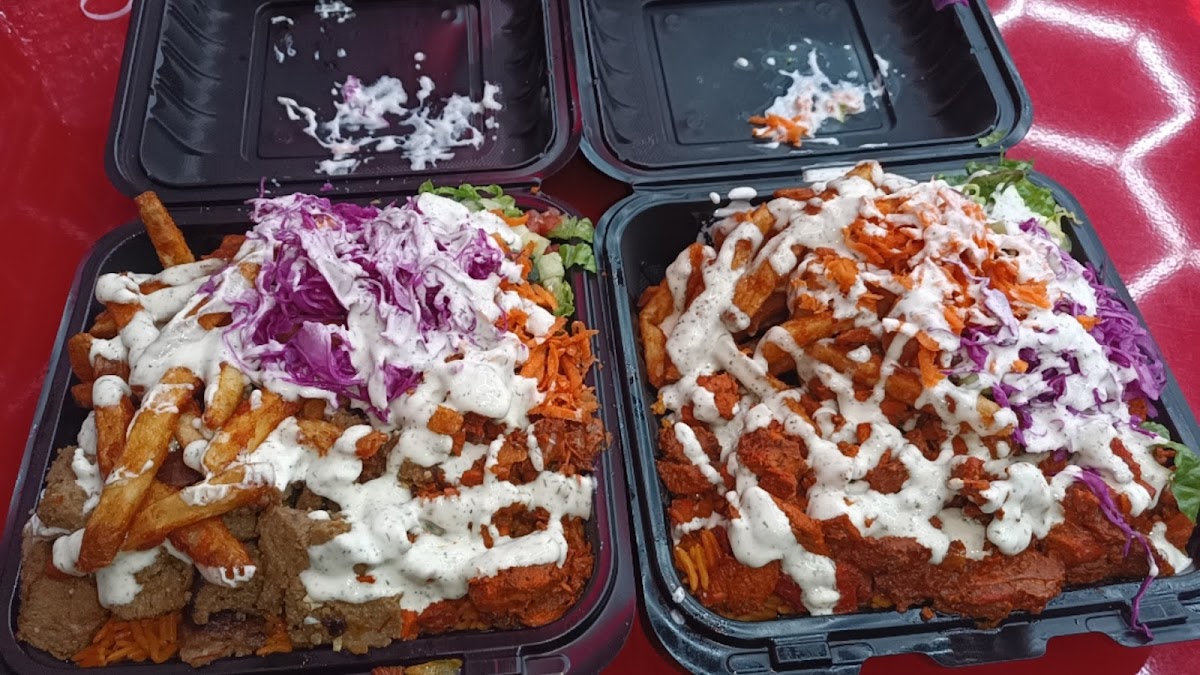 NYC Halal Eats Lombard - Photo 5