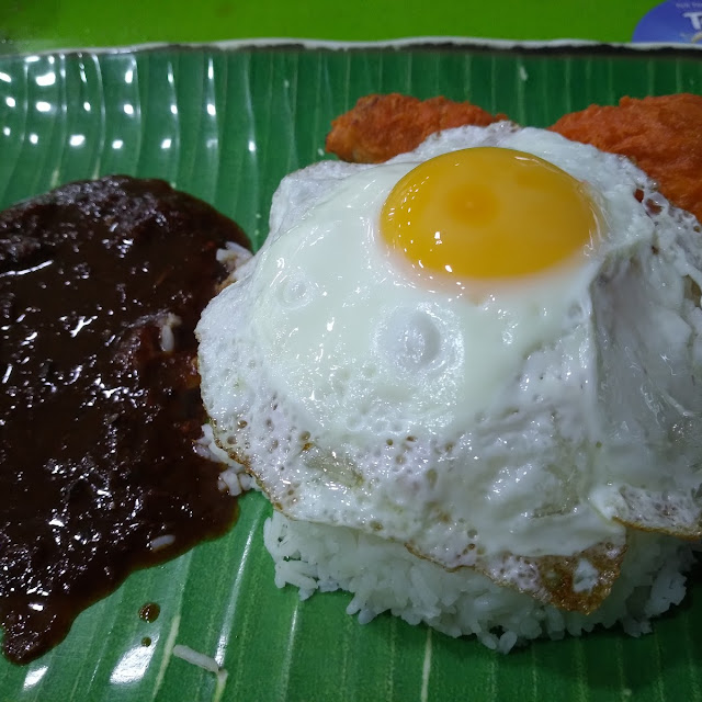 Nasi Lemak Ayam Telor Mata
