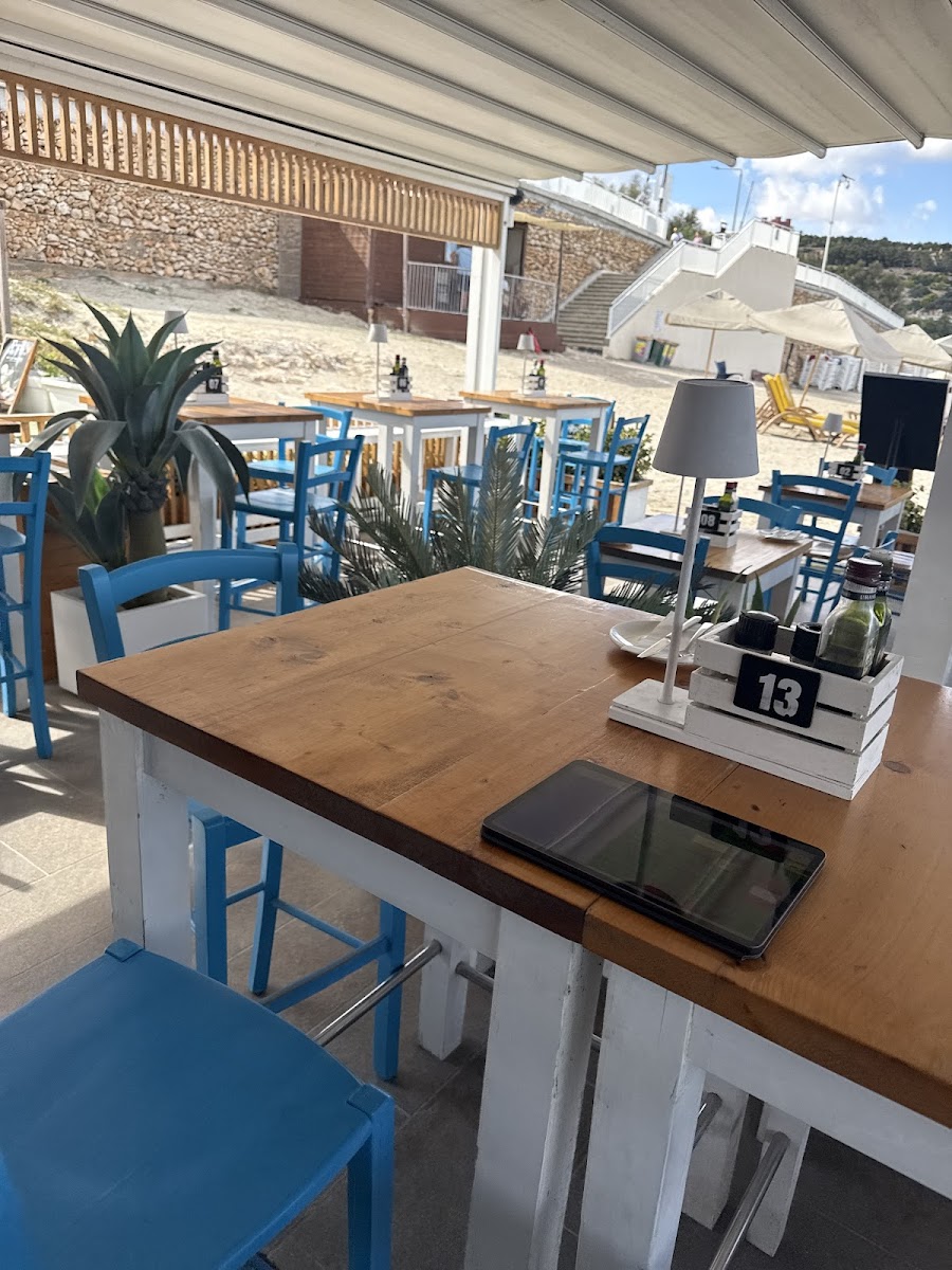 Maxima Bar & Restaurant - Photo 2