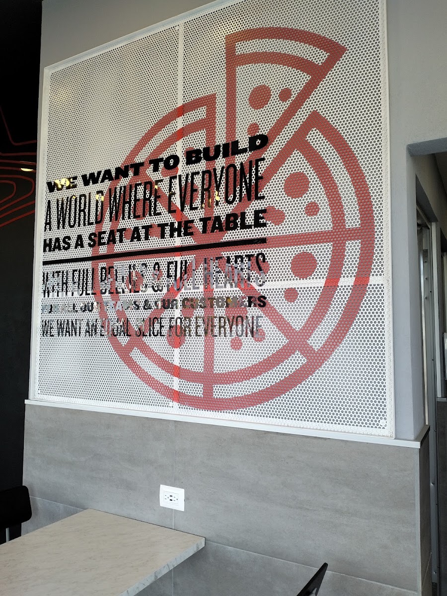 Pizza Hut Plaza Paseo Poniente - Photo 3