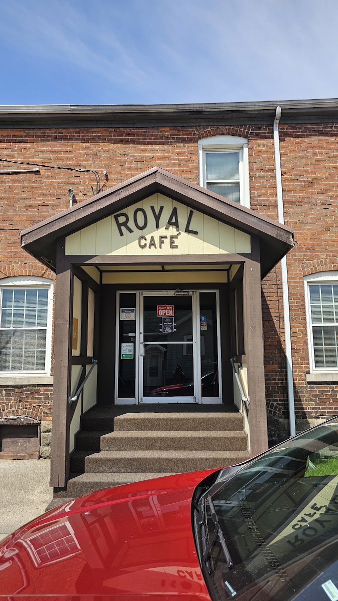 Royal Cafe - Photo 5