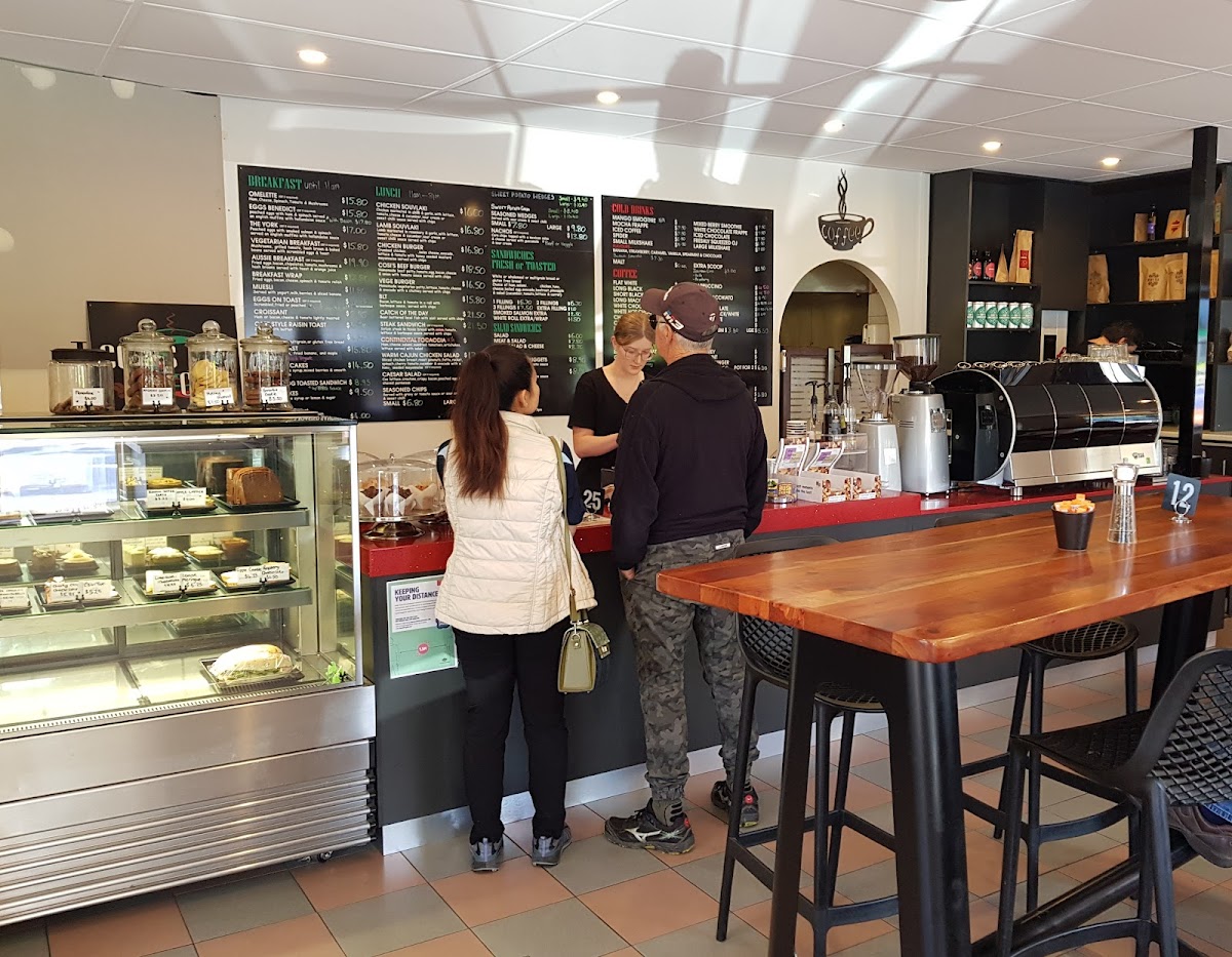 Cosi's Café - Photo 5