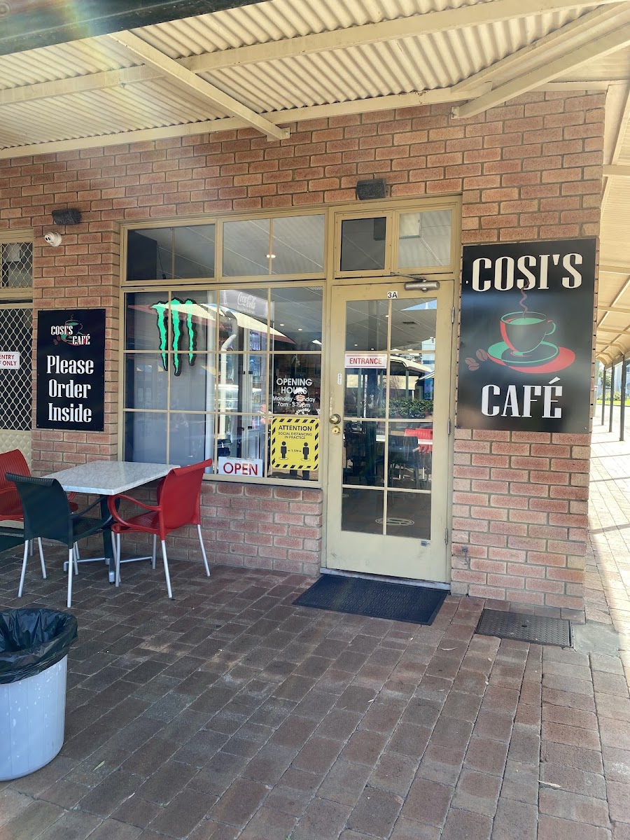 Cosi's Café - Photo 8