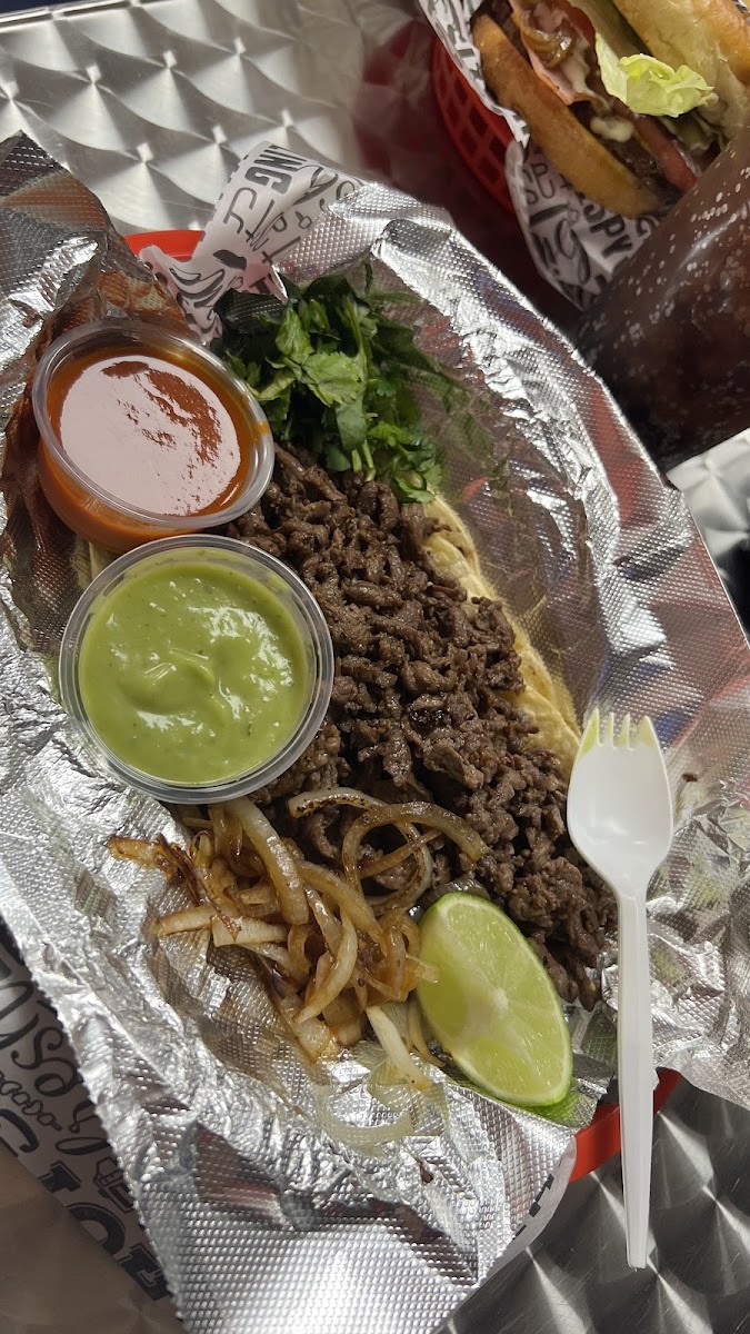 Dos Locos Burgers And Wings - Photo 6