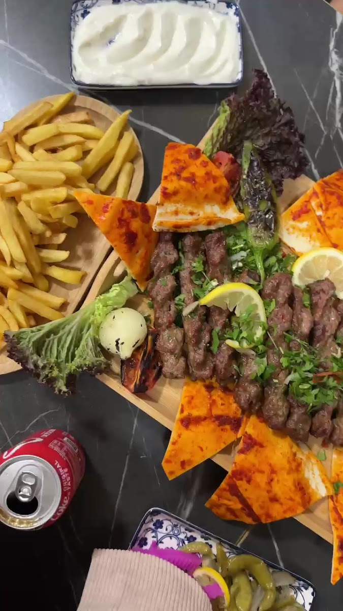 Al Shami Restaurant - Photo 1