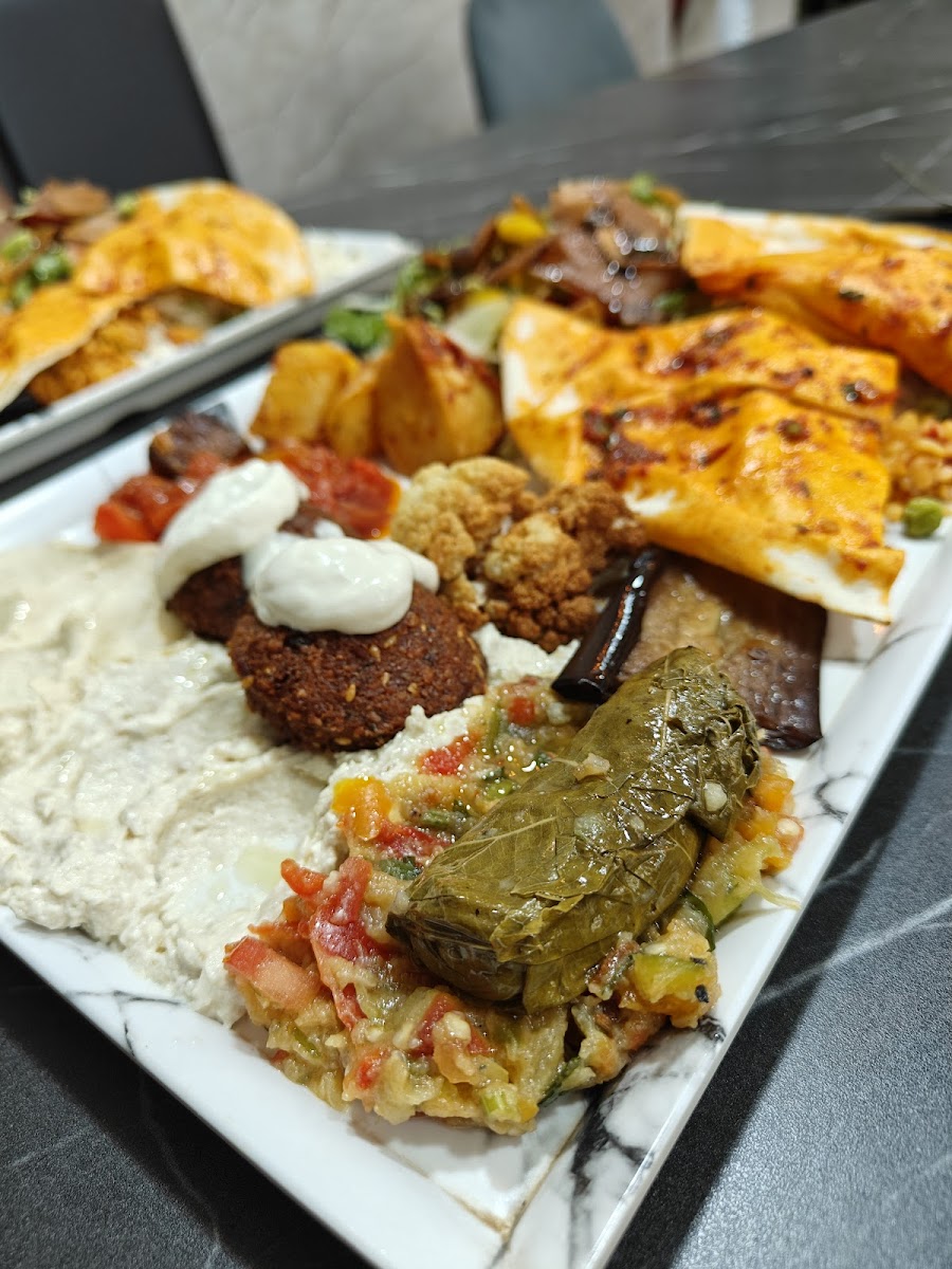 Al Shami Restaurant - Photo 4