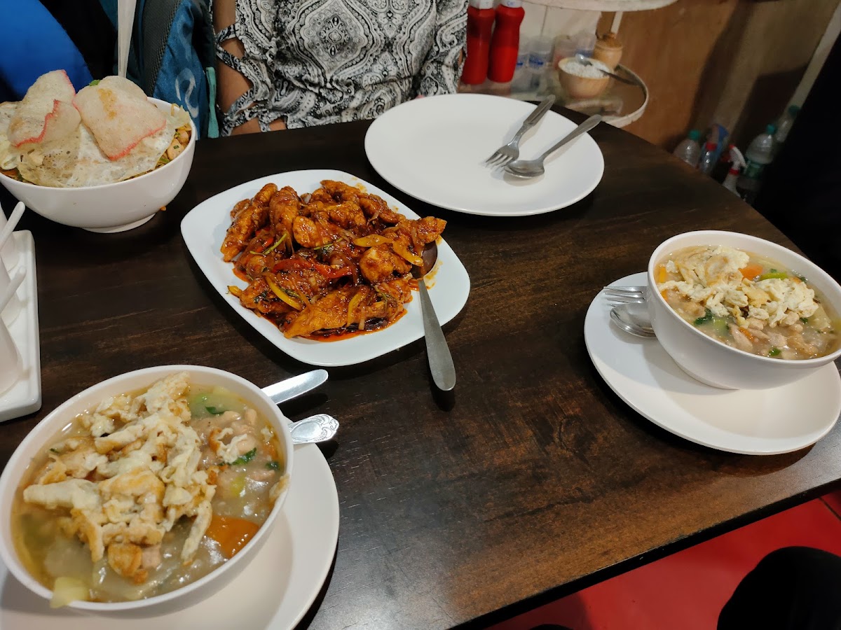 Crystal Chimney Restaurant - Photo 7