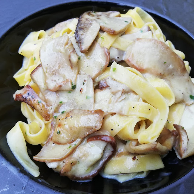 Tagliatelle Mit Frischen Steinpilzen