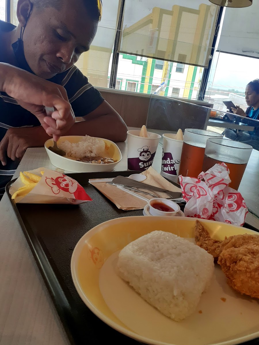 Jollibee Bais - Photo 5