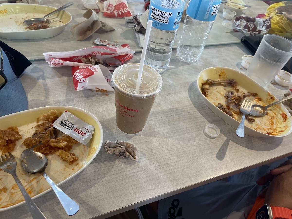 Jollibee Bais - Photo 6