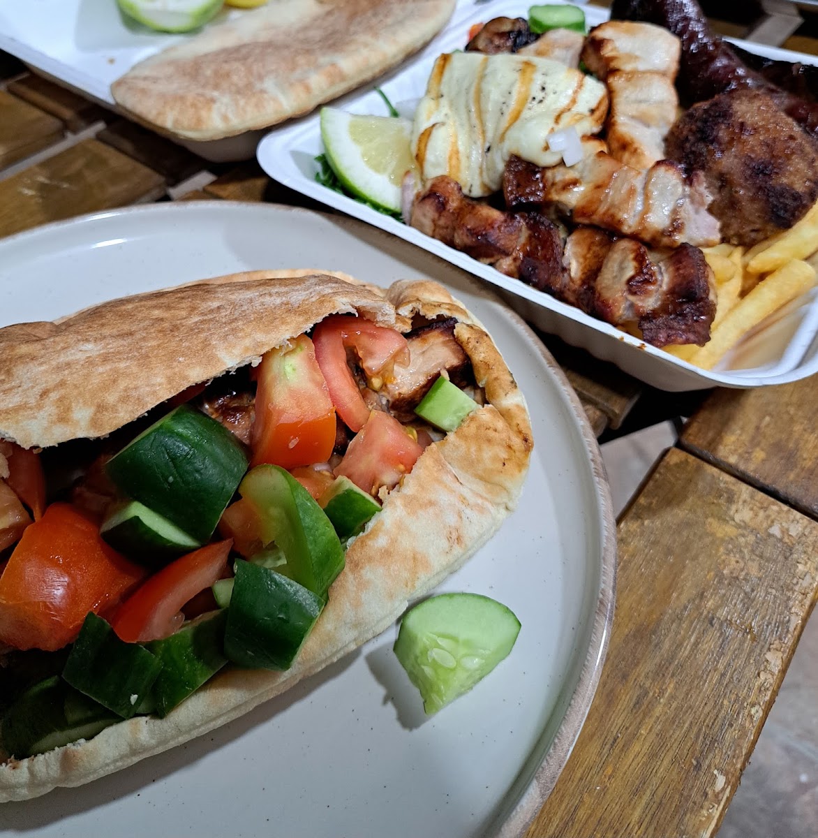 Souvlakia Pirillos - Photo 3
