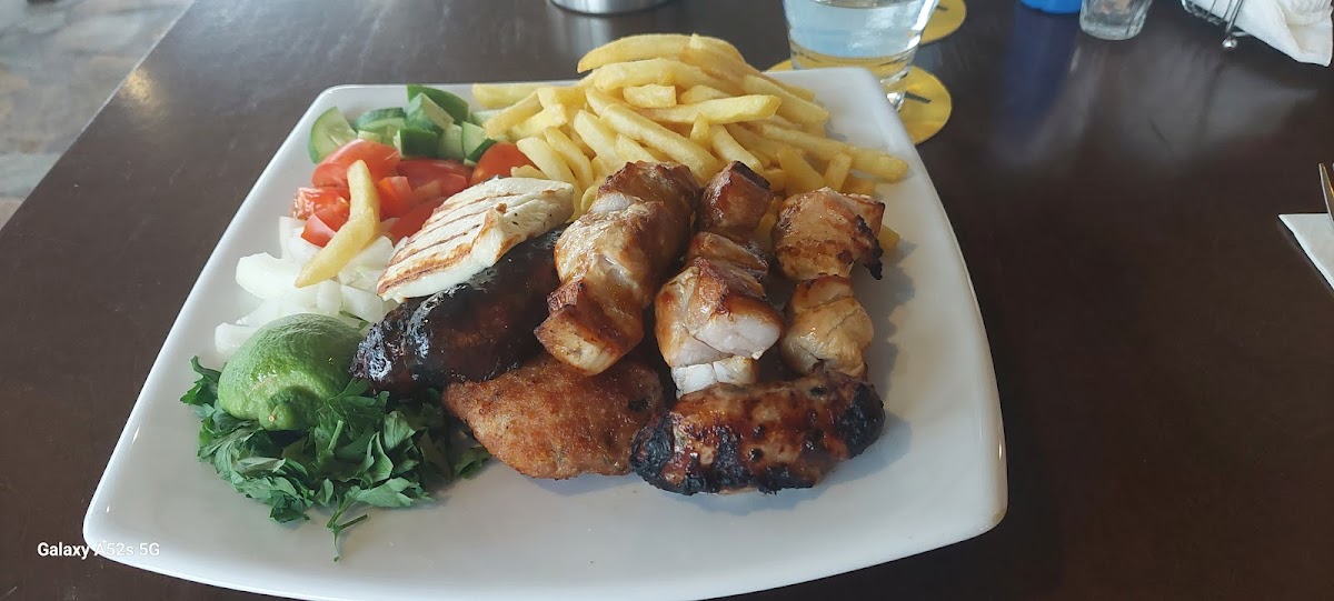 Souvlakia Pirillos - Photo 4