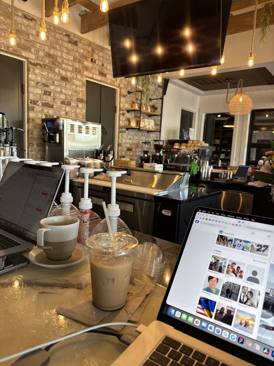The Warehouse Cafe - Photo 7