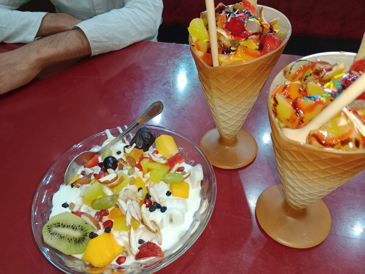 Yaadgar (Ice Bar, Juice Corner & Karachi Biryani) - Photo 9