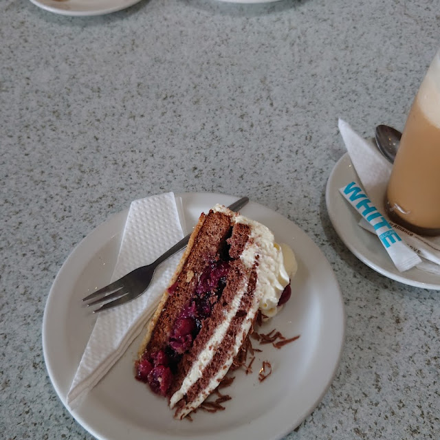 Schwarzwälder Kirschtorte Mit Eiskaffe