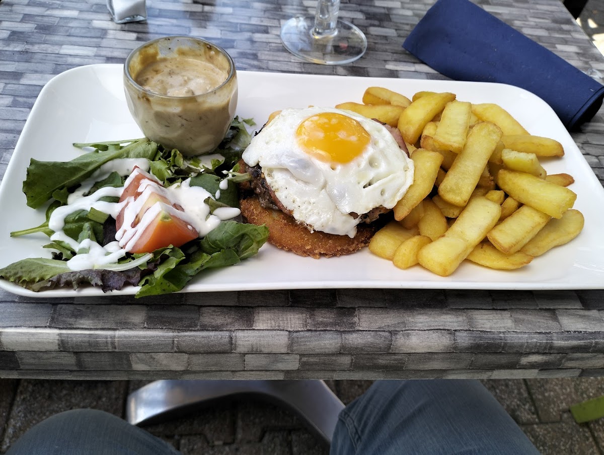 London Dinner's Pub - Photo 3