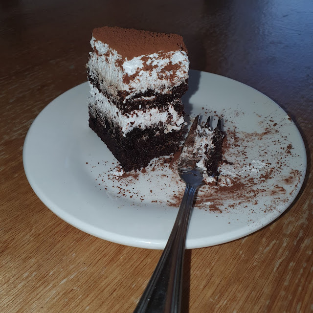 Tiramisu Cake