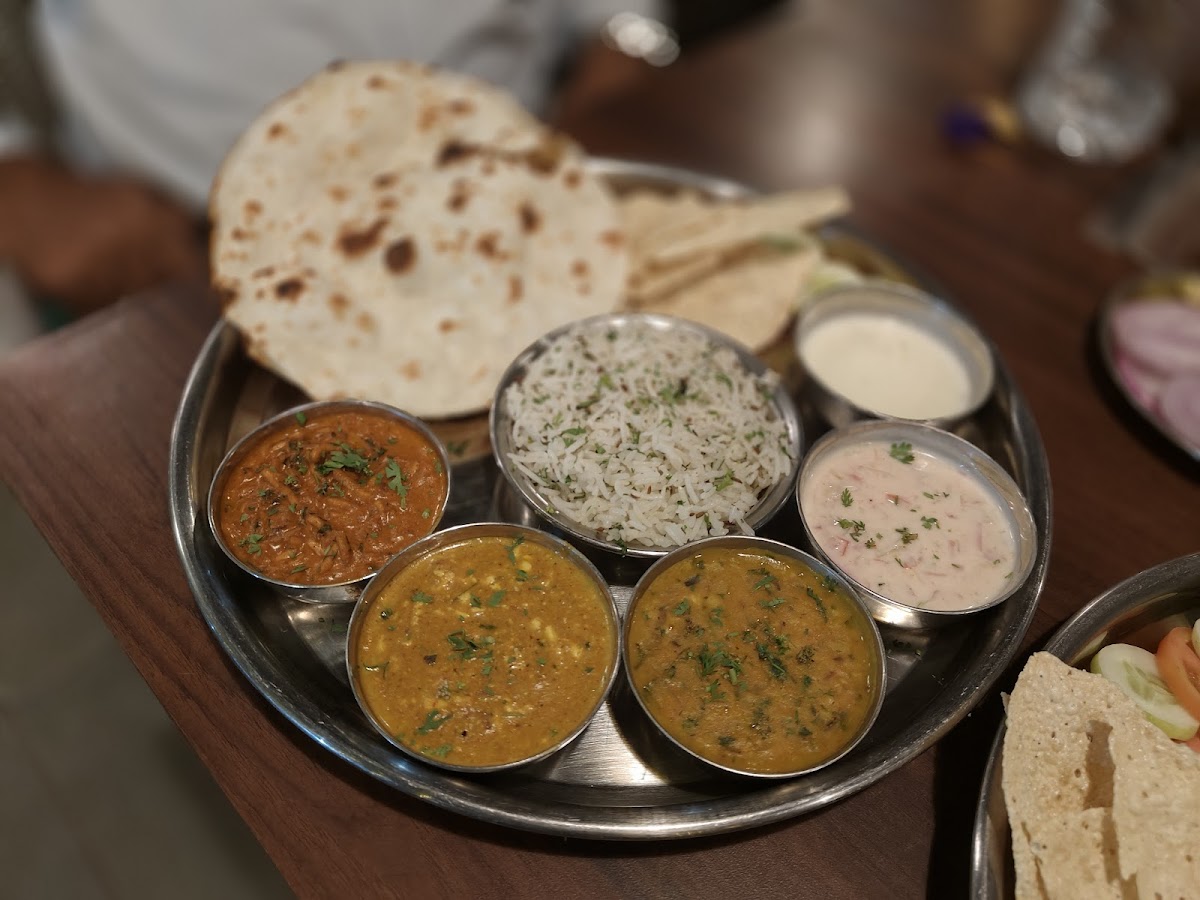 Grapes express restaurant & café - Photo 9