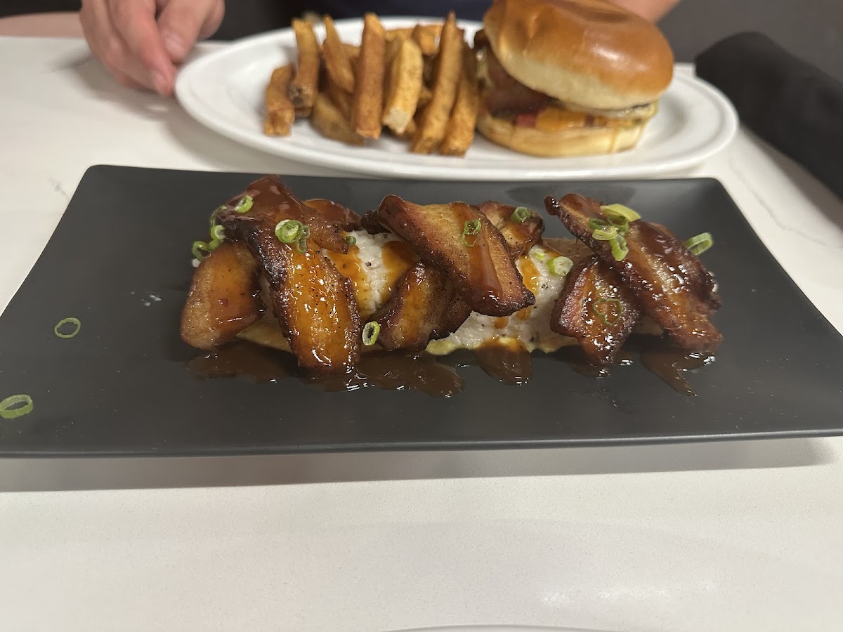 Main Street Gastropub - Photo 2