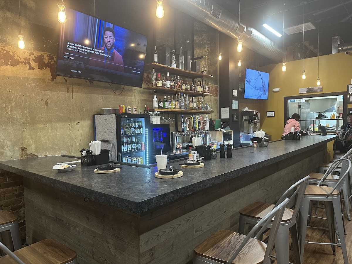 Main Street Gastropub - Photo 4
