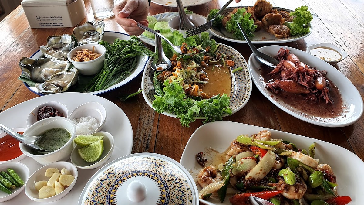 Pa Thing Restaurant - Photo 2