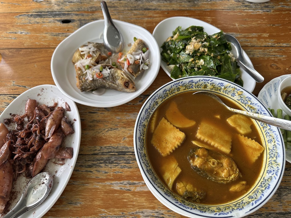 Pa Thing Restaurant - Photo 3