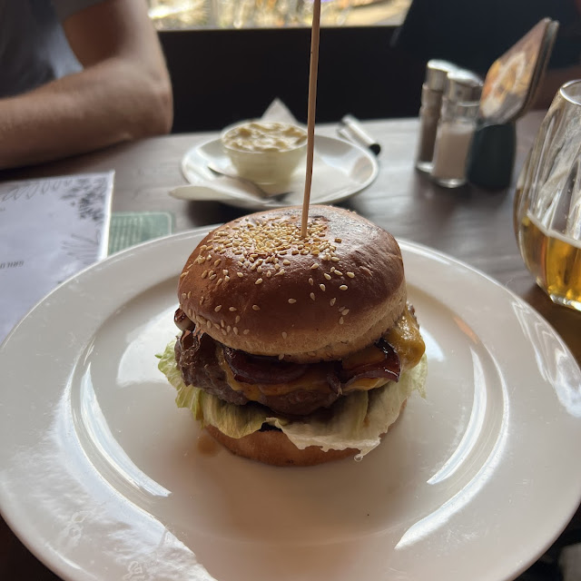 Kahuna Burger