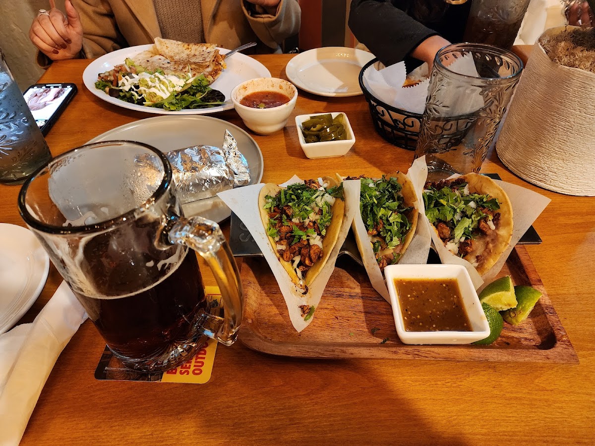 The spot tacos and beers - Photo 4