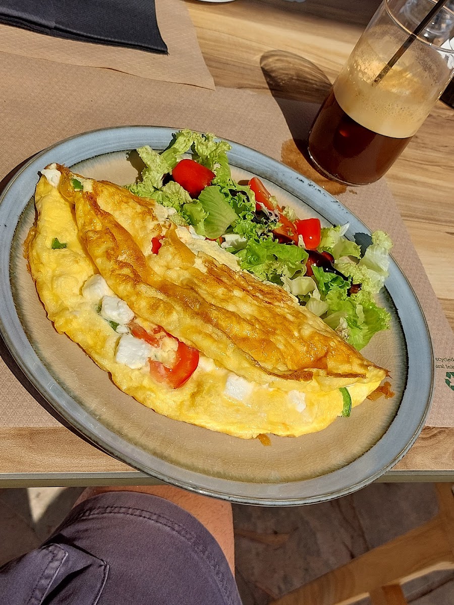 Acro All Day Cafe, Bar & Restaurant - Photo 4