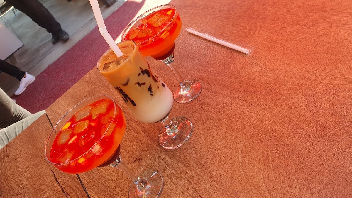 ROZBELLA CAFE RESTAURANT - Photo 2
