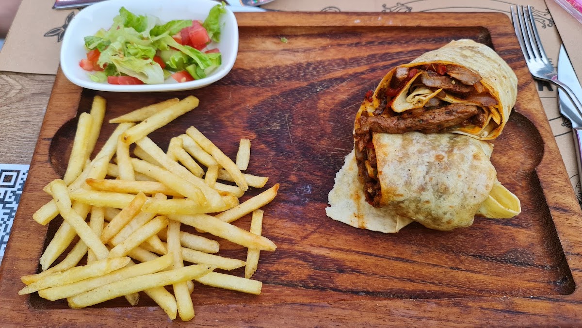 ROZBELLA CAFE RESTAURANT - Photo 4