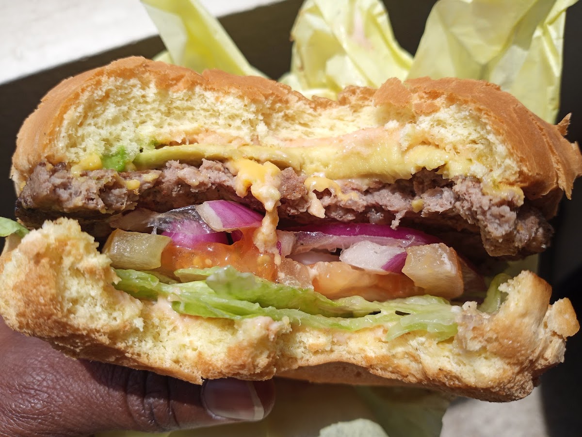 nd's BURGERS - Photo 6