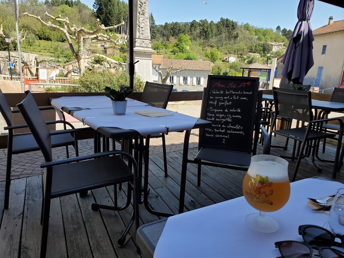 Les Muriers Restaurant Cafe