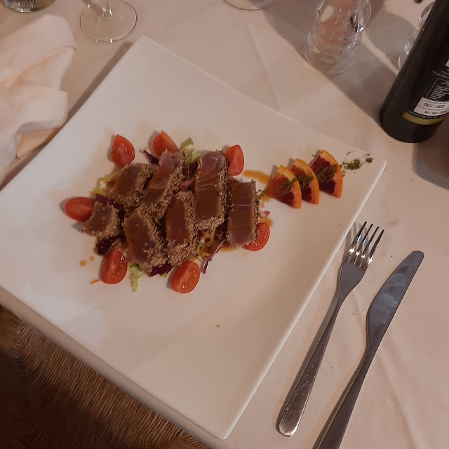 Tagliata Di Tonno In Crosta Di Sesamo
