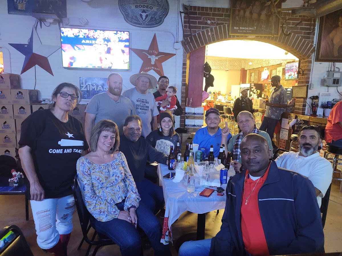 Lilly's Bar & Grill
