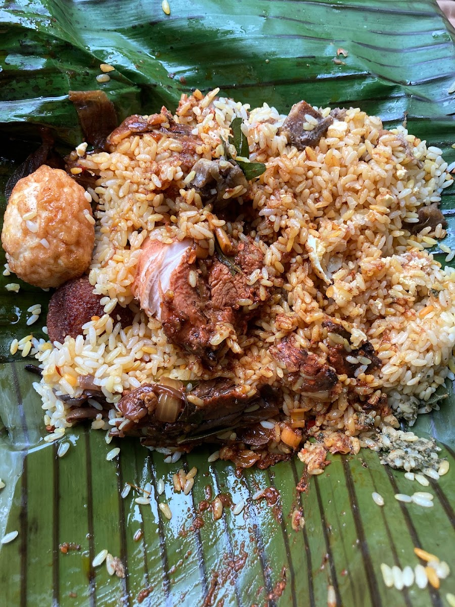 Banana Leaf Family Restaurant - Photo 4