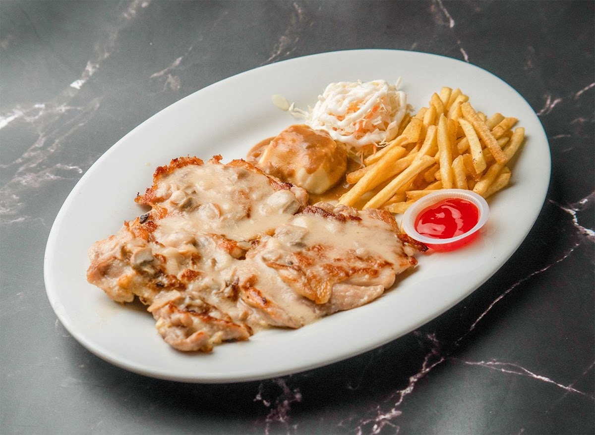 Planet Amore Restaurant NonHalal - Photo 9