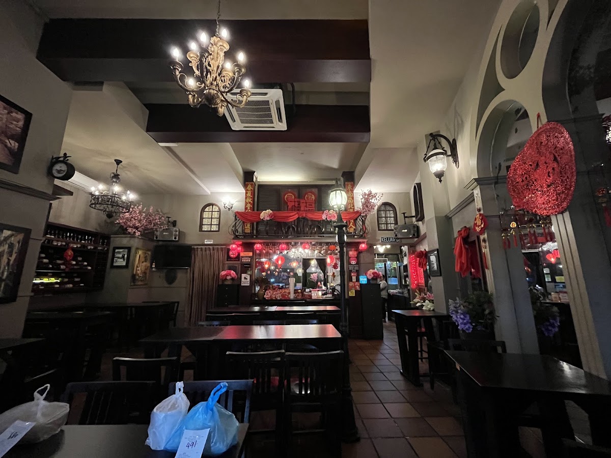 Planet Amore Restaurant NonHalal - Photo 6