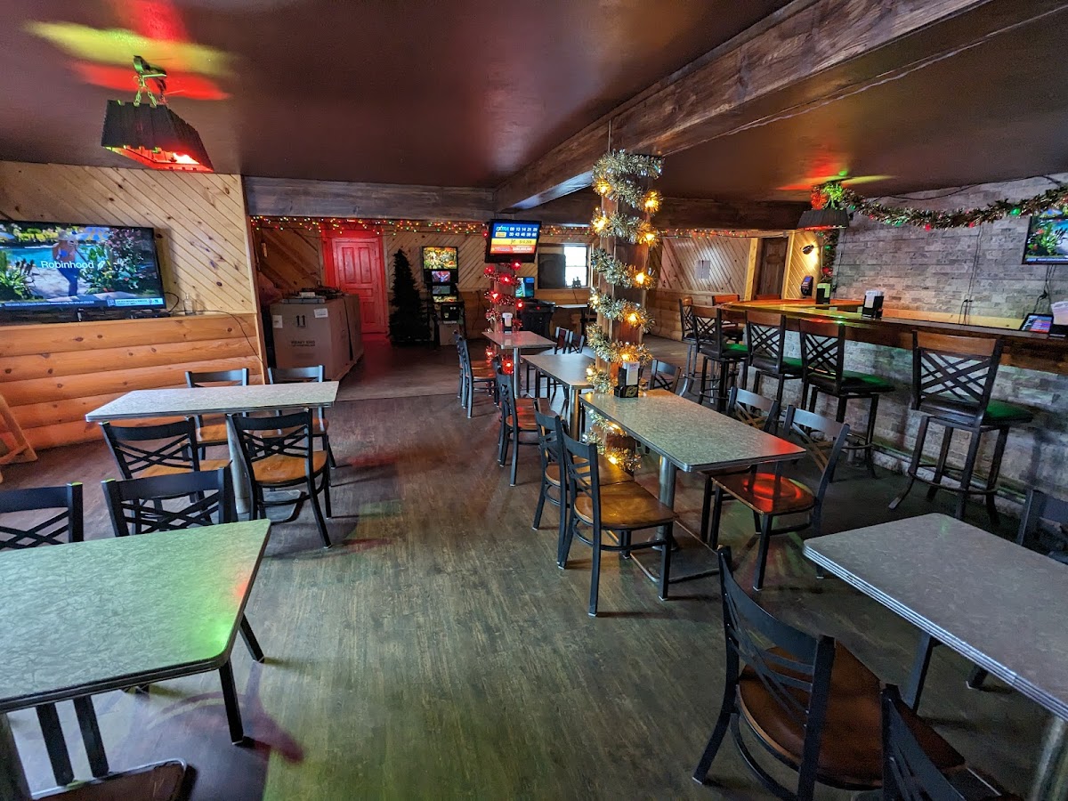 BUNGALOW INN - Photo 2