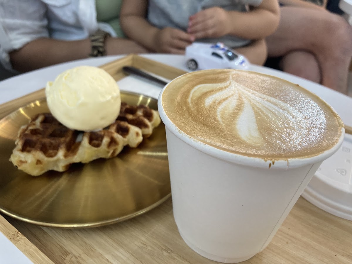 yew yew coffee @KLIA2 - Photo 2