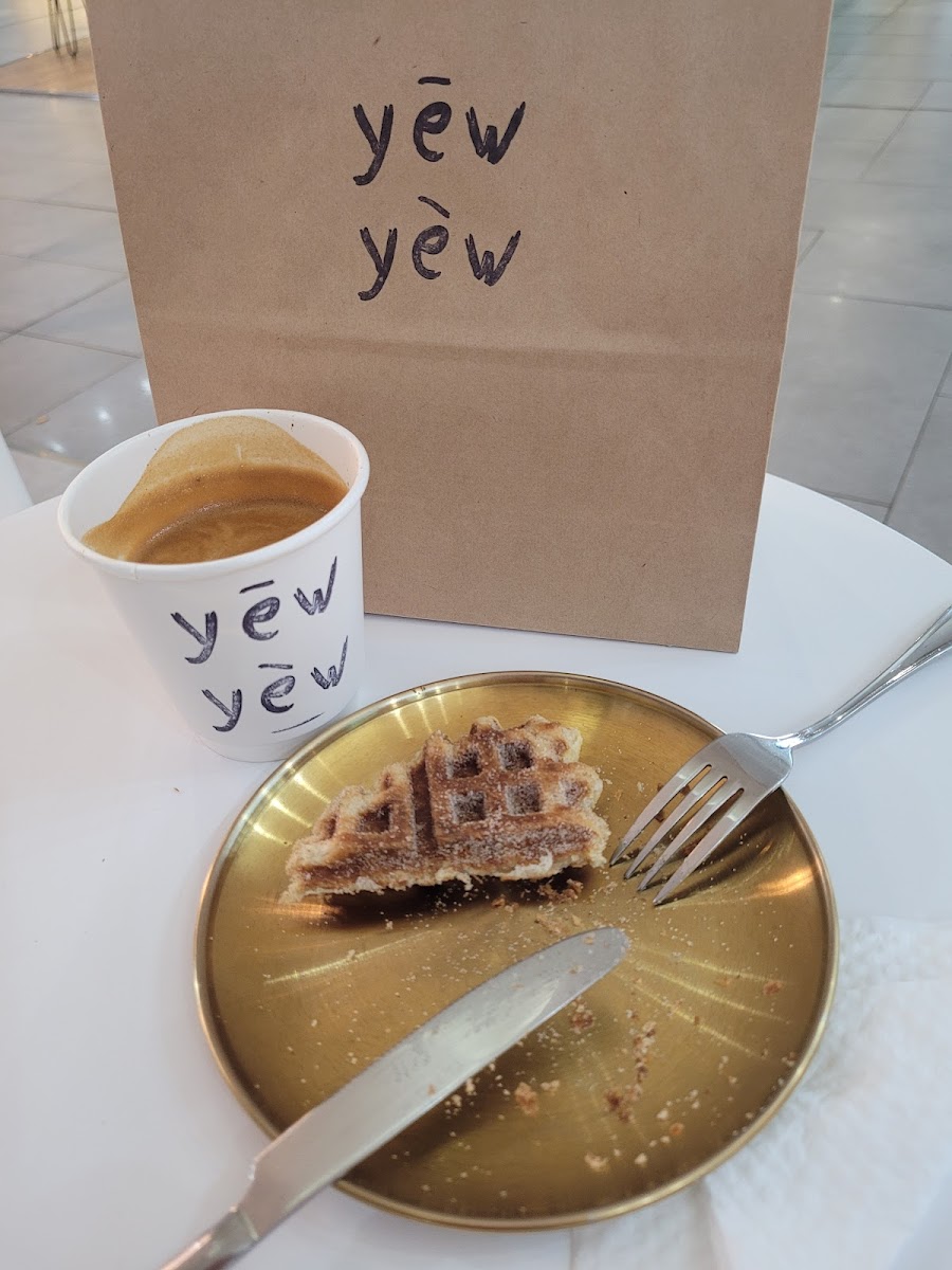 yew yew coffee @KLIA2 - Photo 5