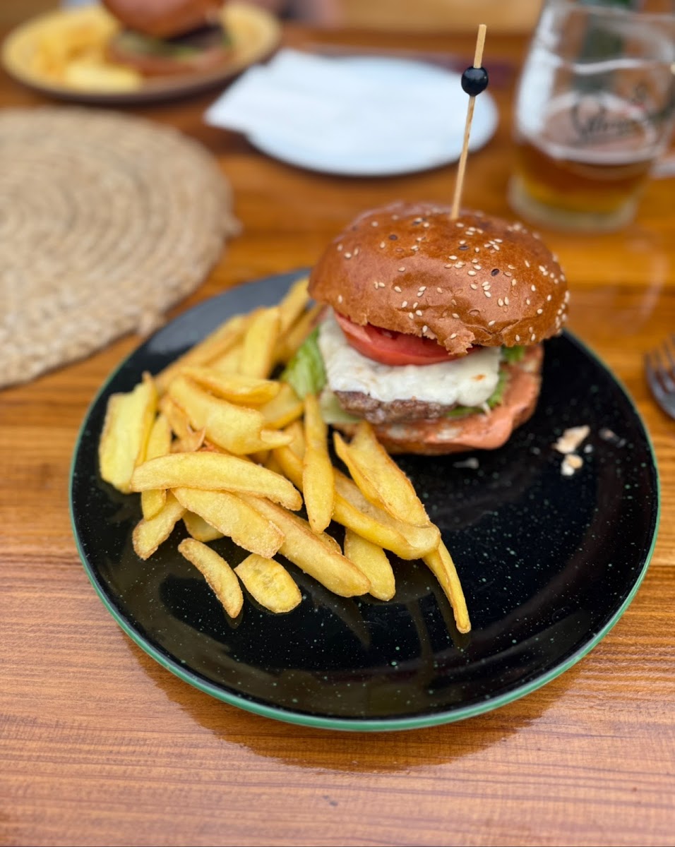 Pyat Burger & Smoothie Bar - Photo 2