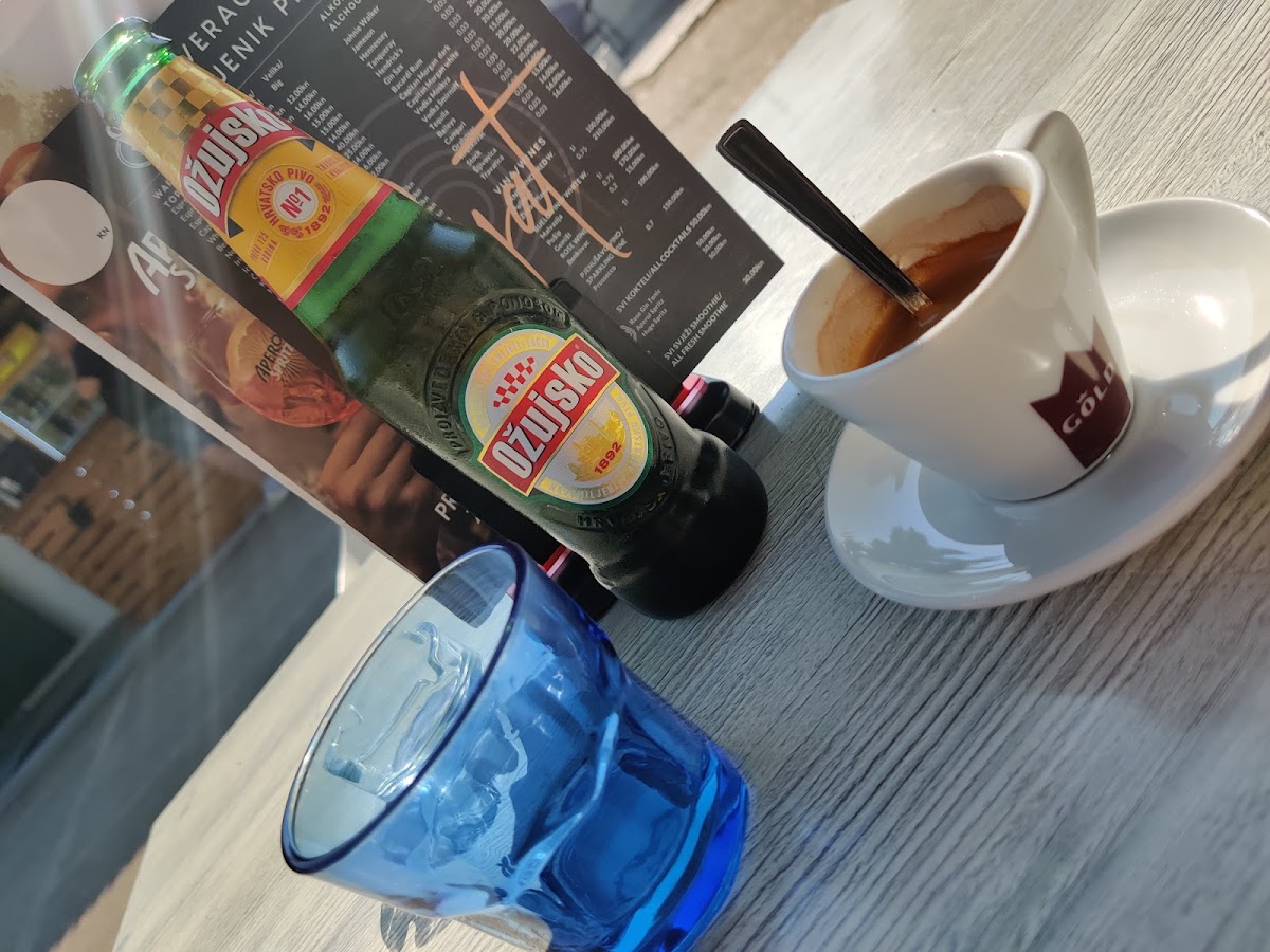Pyat Burger & Smoothie Bar - Photo 6