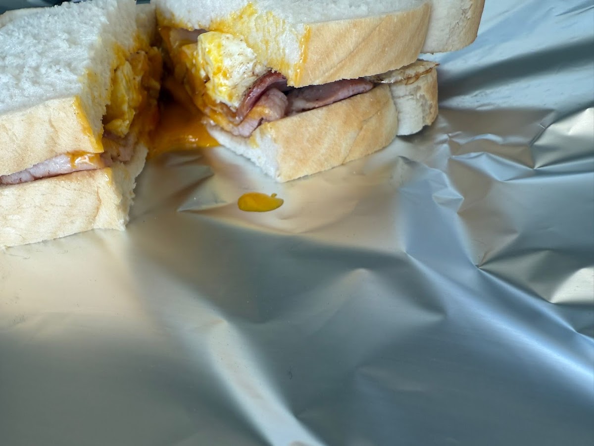 Duke's Diner - Photo 8