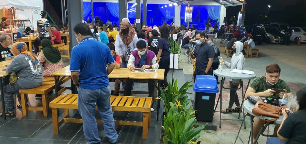 Bukit Dinding Bistro